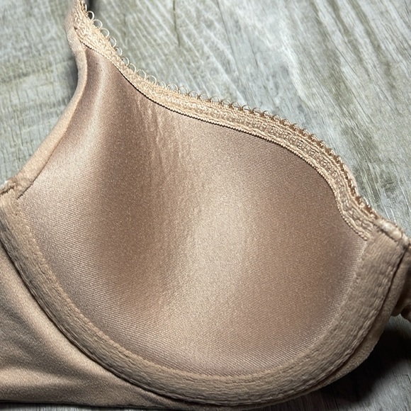 32B Victoria’s Secret Body by Victoria Praline lined Demi smooth Logo straps - Picture 11 of 14